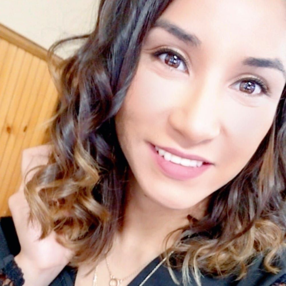 Meet your Posher, Perla